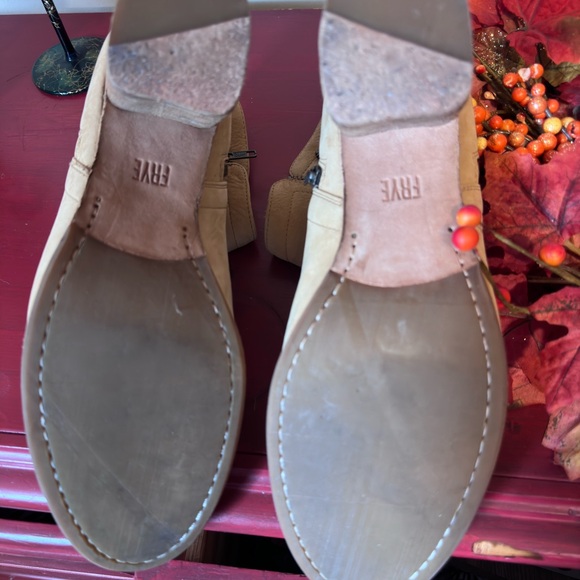 Frye Nubuck Short boots - Picture 3 of 3